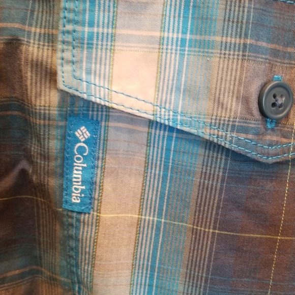 🌍Mens columbia button down shirt - Picture 3 of 3
